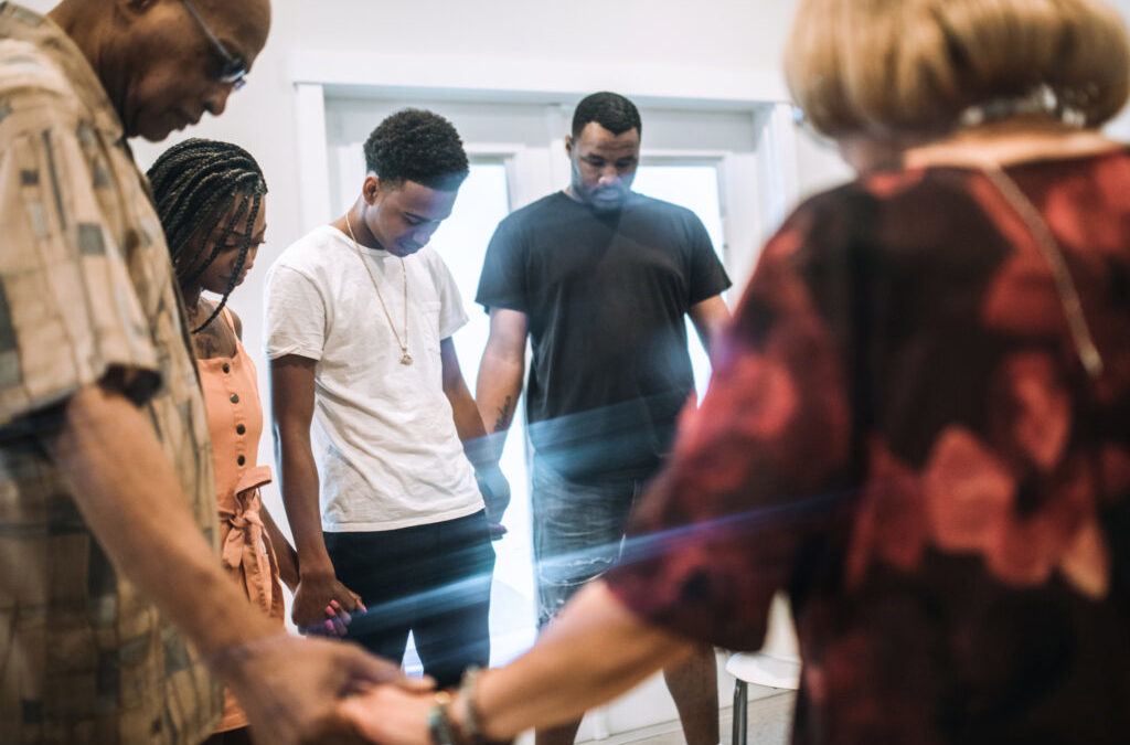 A GROWING NUMBER OF BLACK AMERICANS MOVING AWAY FROM FAITH — YET THEY ARE MOST LIKELY TO RETURN – Black Enterprise